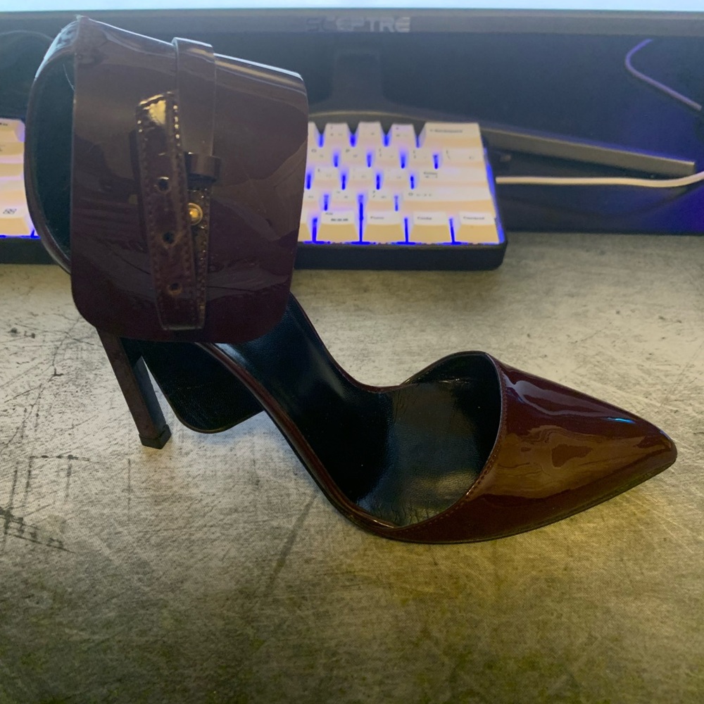 Gucci Ursula Burgundy Pumps